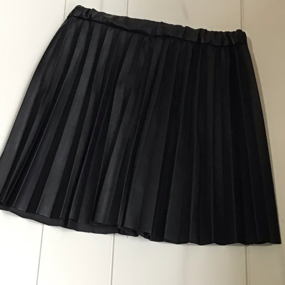 Crewcuts pleated pull-on leather skirt